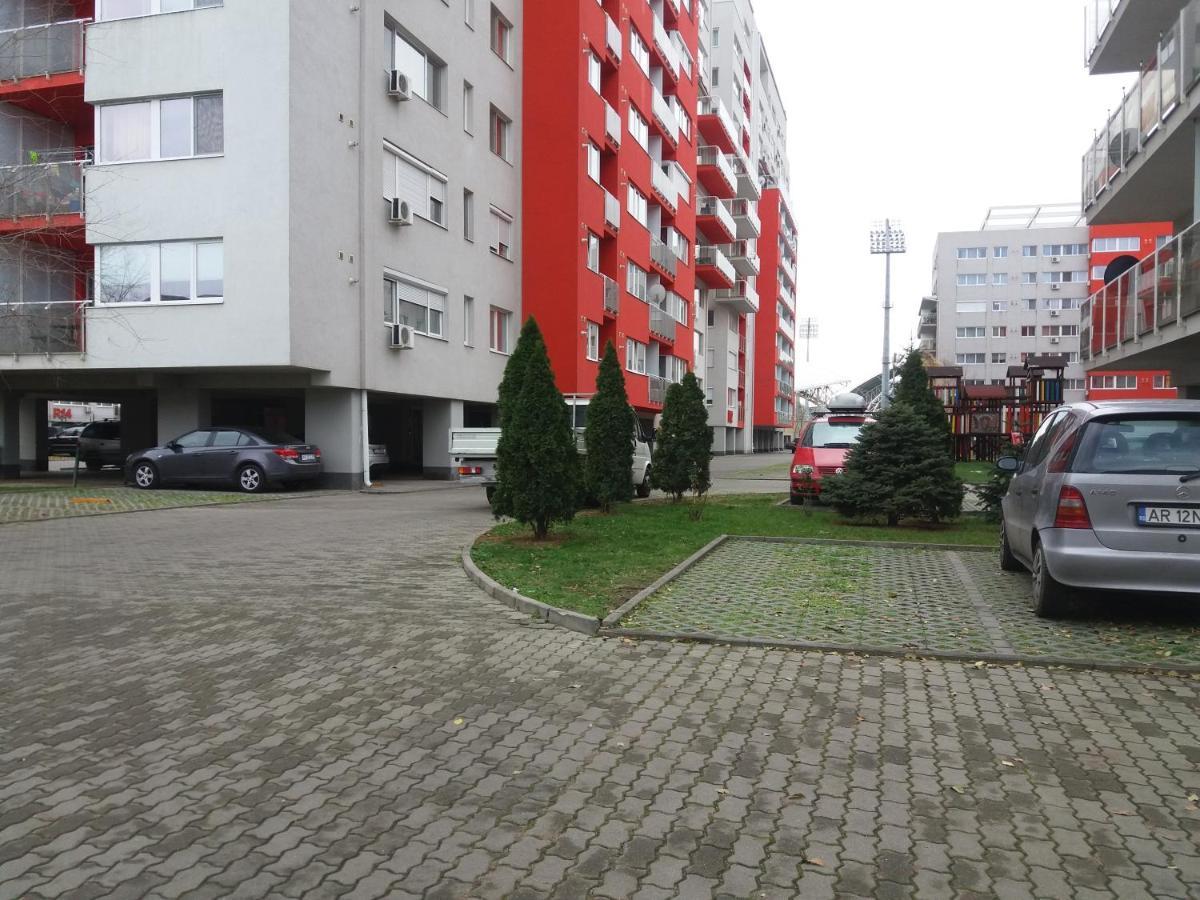 Intim Studio Flat Αράντ Εξωτερικό φωτογραφία