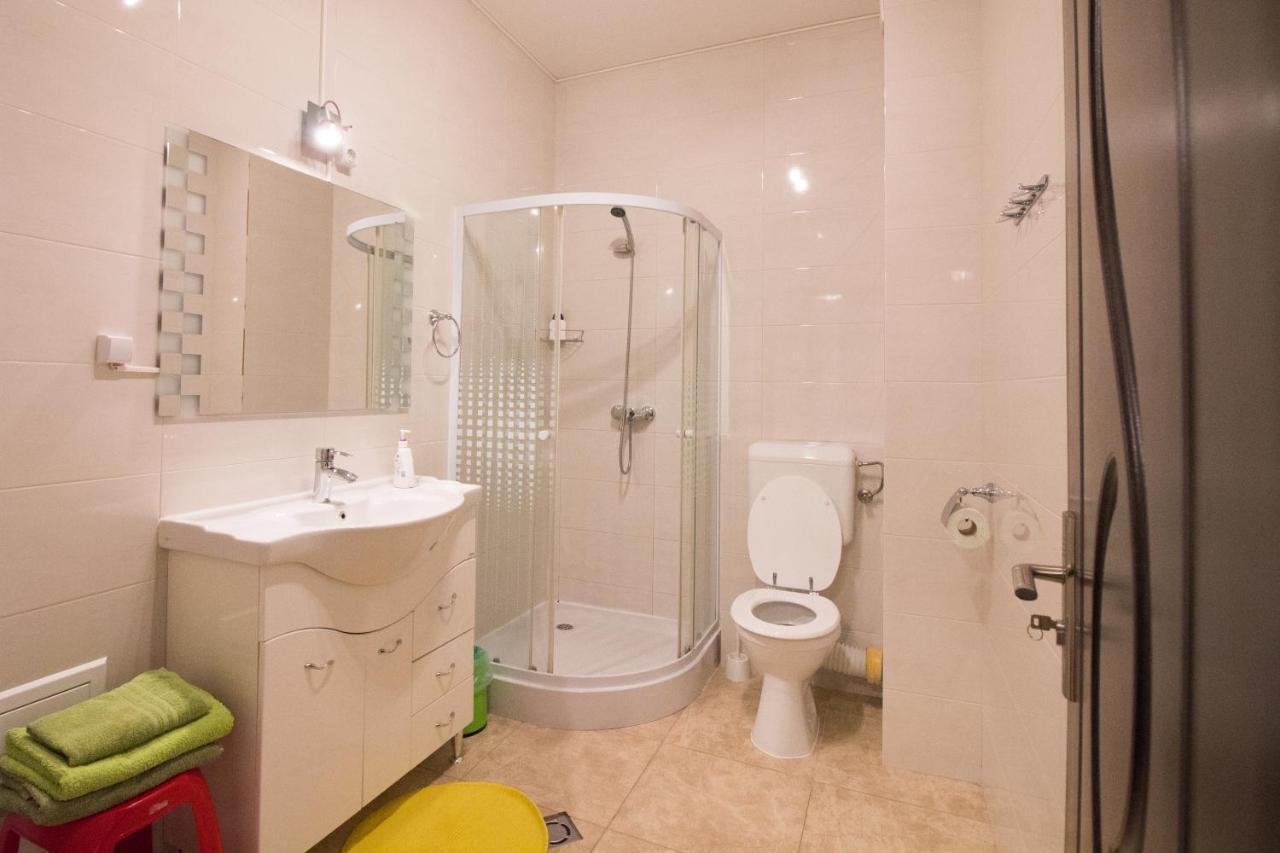 Intim Studio Flat Αράντ Εξωτερικό φωτογραφία