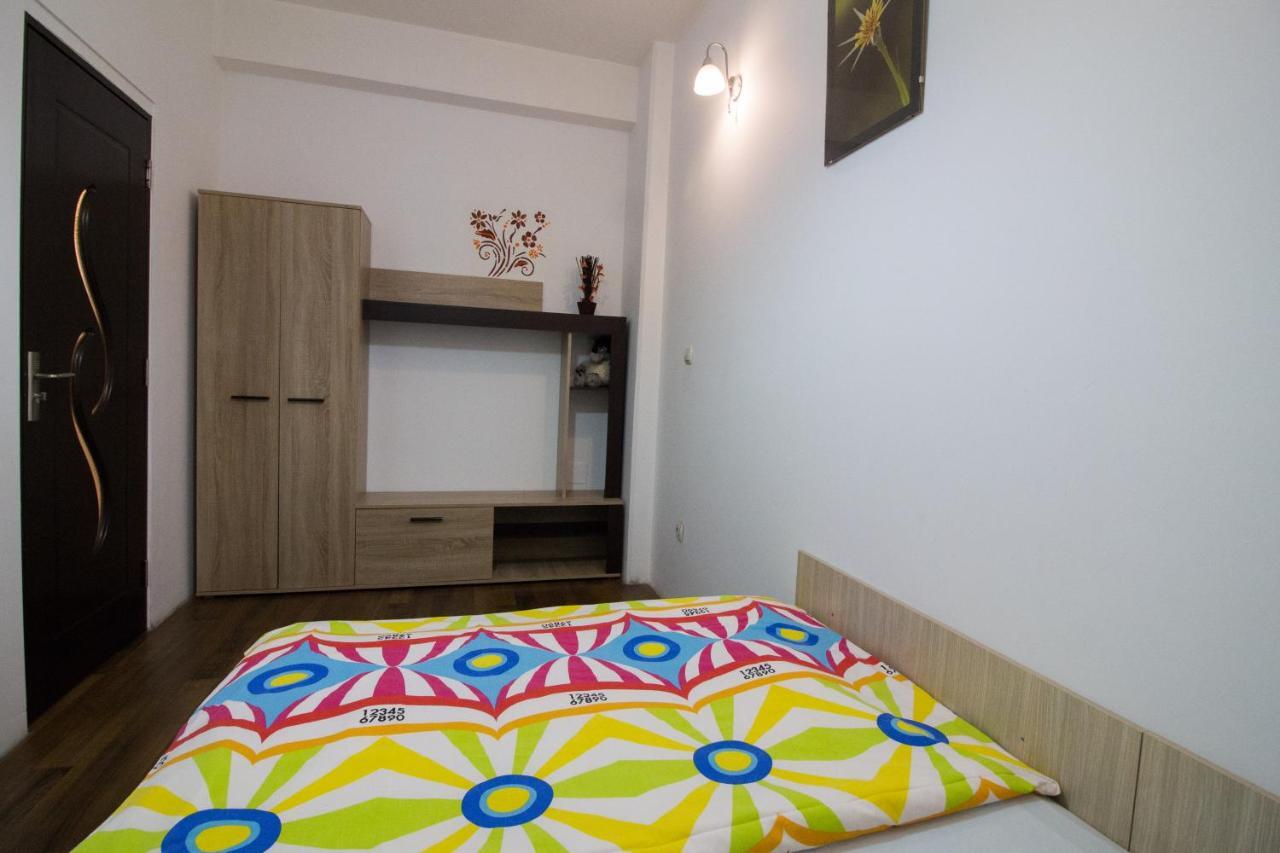 Intim Studio Flat Αράντ Εξωτερικό φωτογραφία