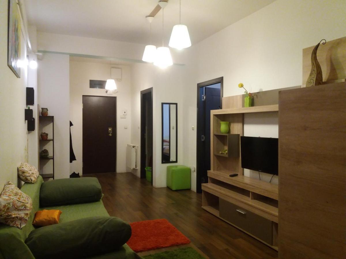 Intim Studio Flat Αράντ Εξωτερικό φωτογραφία